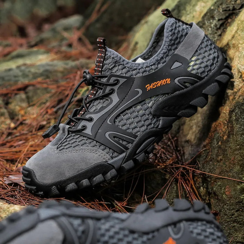 Outdoor Anti-slip Wear-resistant Shoes for Men